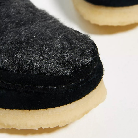 Clarks Wallabee Interest Embroidered Suede Fur Trim Moc Boots Lace Up Anthro - Picture 4 of 11